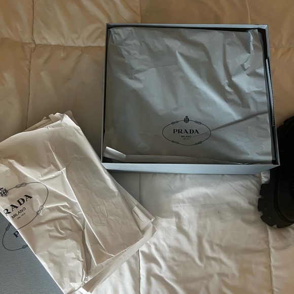 Prada Monolith brushed leather black lace-up dress shoes with lug sole - Picture 11 of 12